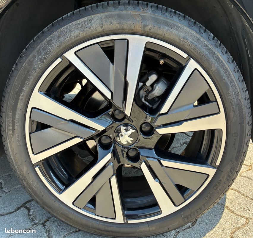 PEUGEOT 208 GENERATION-I 1.5 BLUEHDI 100ch - GT LINE - START-STOP (image 18)