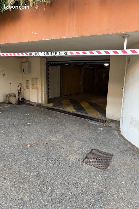 Parking 13 m² · à Cagnes-sur-Mer · 13 m² · 145 €/mois