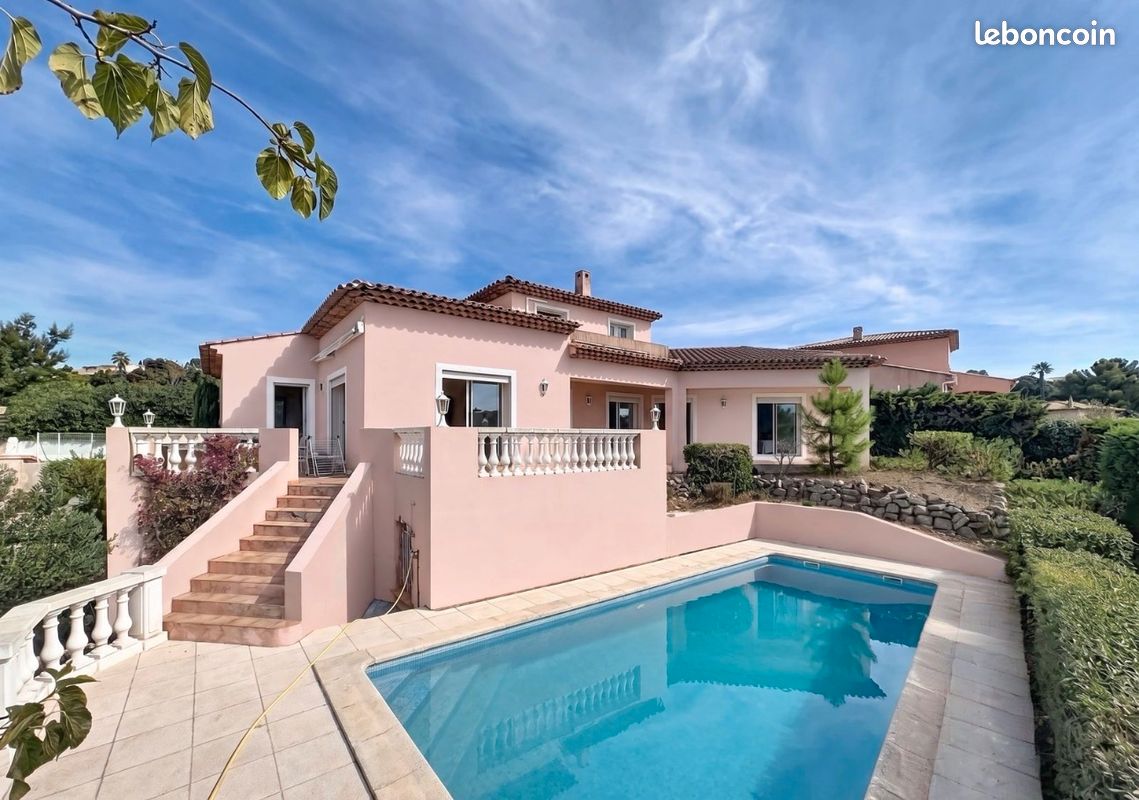 Maison 6 pièces 182 m² · à Sainte-Maxime · 182 m² · 1 299 000 €