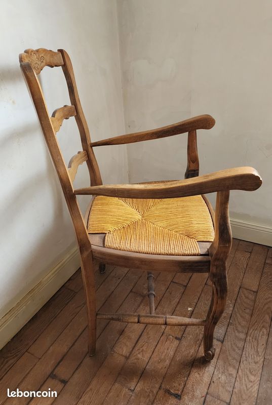 Fauteuil paillé en bois (image 2)
