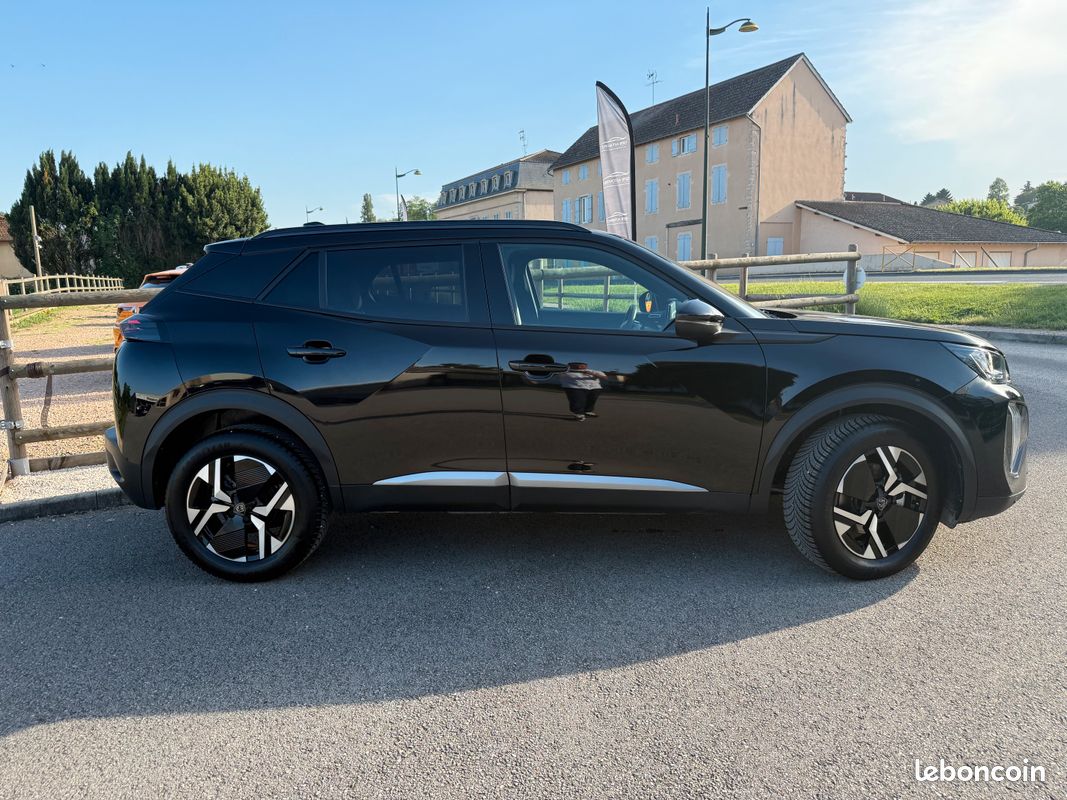 PEUGEOT 2008 Hybrid 145 e-DCS6 Allure + Pack Navigation & Access + Pack Hiver (image 2)