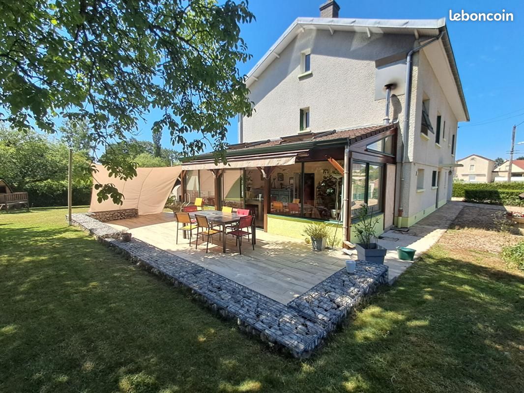 Maison 10 pièces 258 m² · à La Charmée · 258 m² · 380 000 €