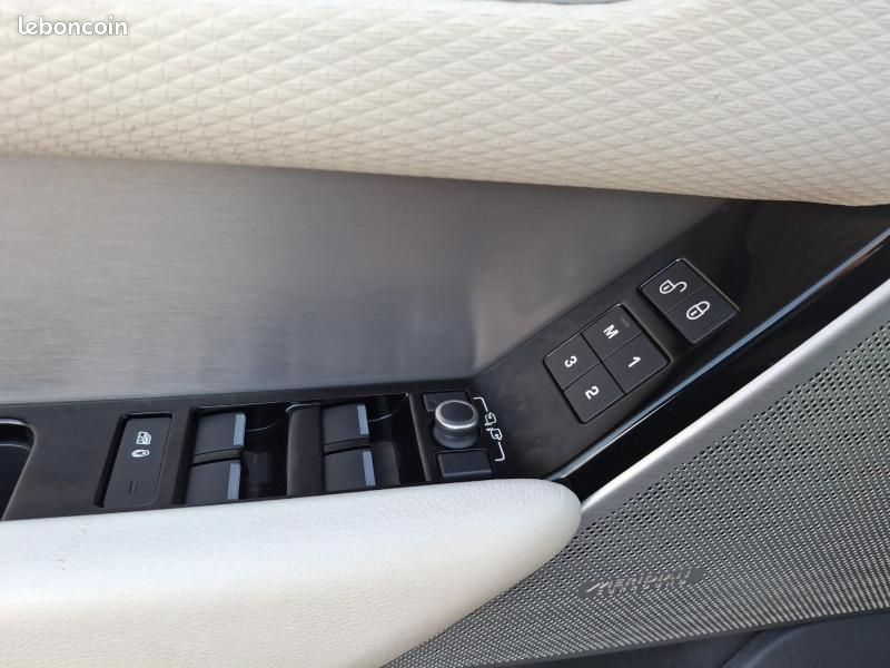 Land-rover Range Rover Velar 3.0D V6 300ch R-Dynamic SE AWD BVA (image 22)