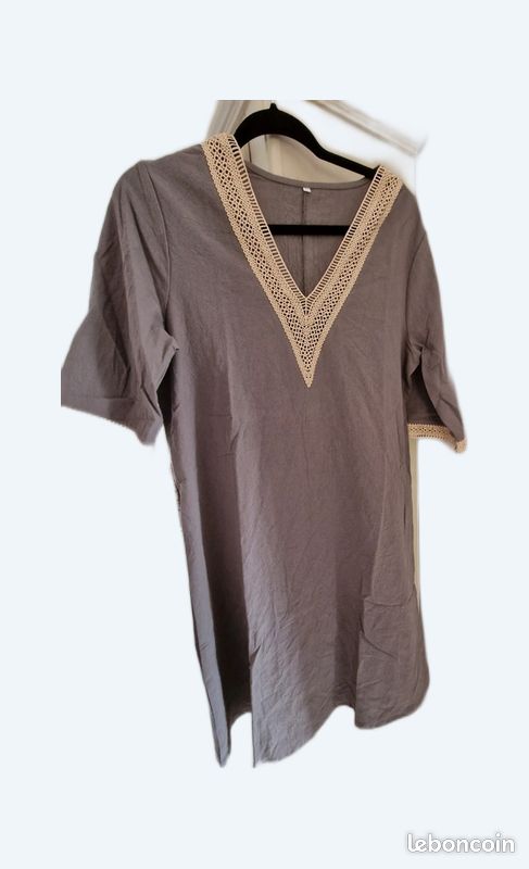 Robe décontractée grise en V (image 1)