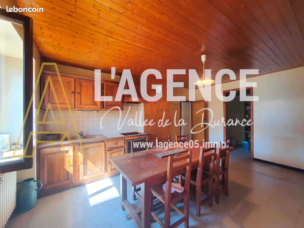 Maison 10 pièces 300 m² · à L'Argentière-la-Bessée · 300 m² · 259 000 €