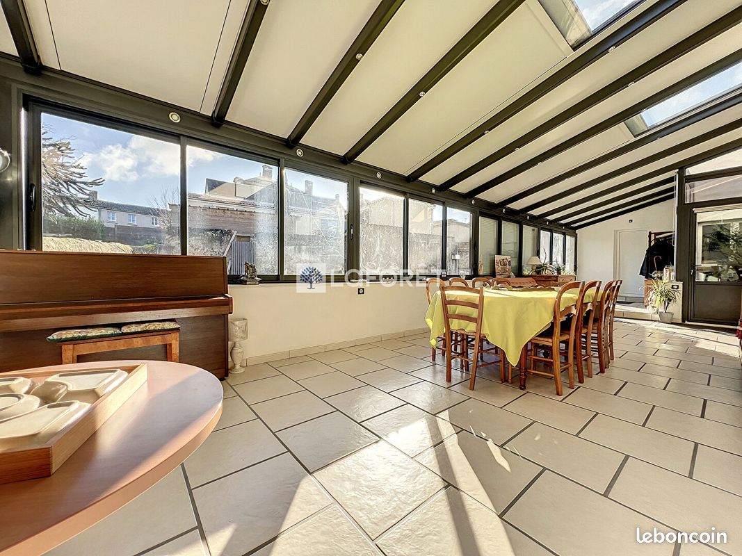 Propriété 5 pièces 177 m² - Saint-Varent 79330 (image principale 3)