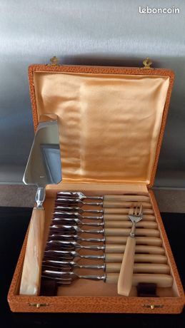 ART DECO 12 Couteaux De Table Bakelite Inox EUR 19,90 - PicClick IT