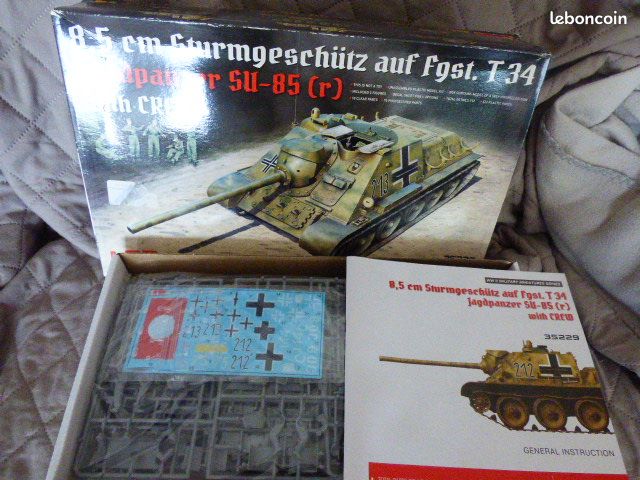 Maquette char 1/35 jagdpanzer Su-85 + équipage - Modélisme
