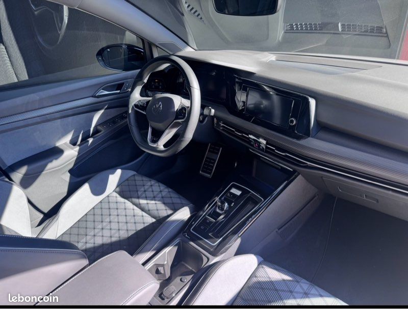 Volkswagen Golf 1.5 eTSI R-Line (image 4)