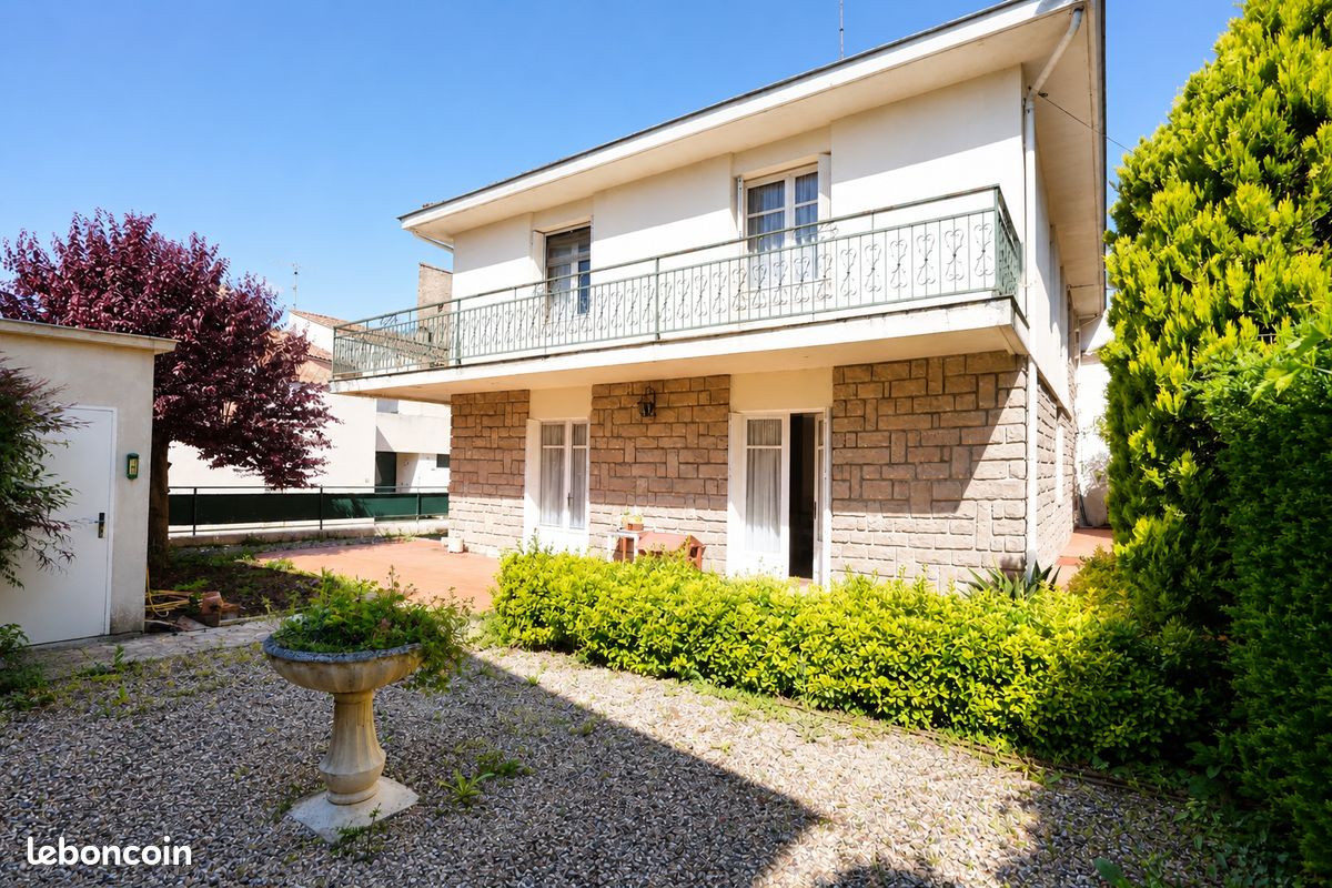Maison 8 pièces 206 m² · à Marmande · 206 m² · 215 000 €