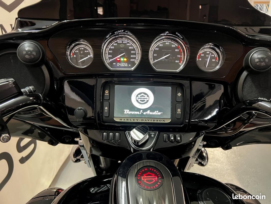 Harley Davidson TOURING STREET GLIDE 1868 CVO (image 5)