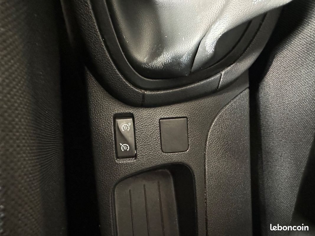 Renault CLIO IV 1,5 DCI 75CH Business Eco2 /2 PLACES (image 14)
