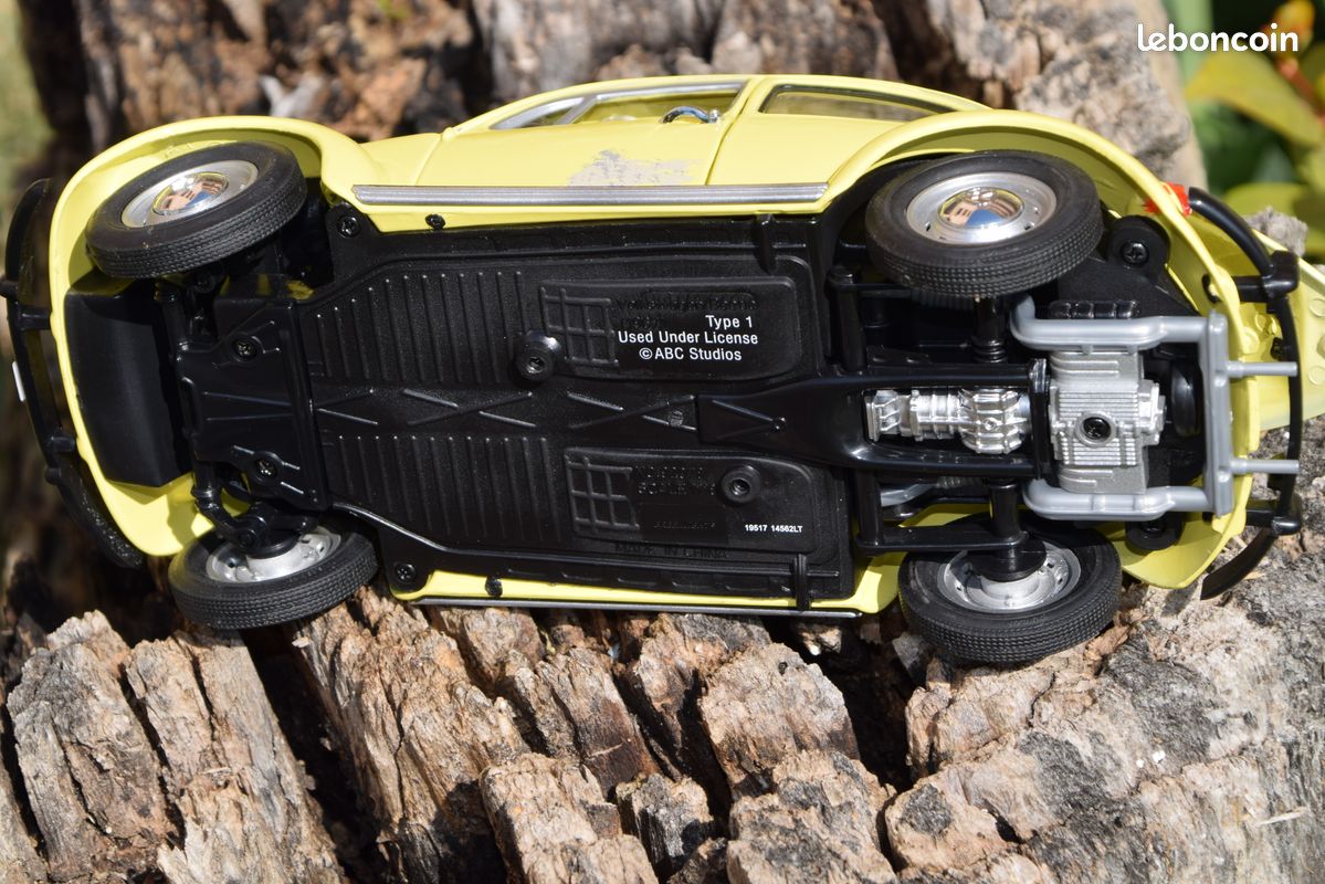 Once Upon A Time TV Emma`s Volkswagen Beetle Greenlight 1/18