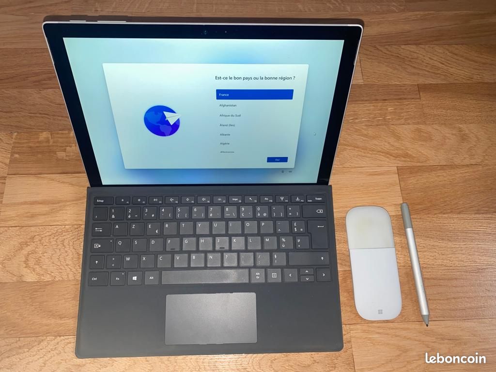 Tablette Microsoft Surface Pro 6 / Intel Core i5 / SSD 256 Go / 8 Go RAM (image 1)