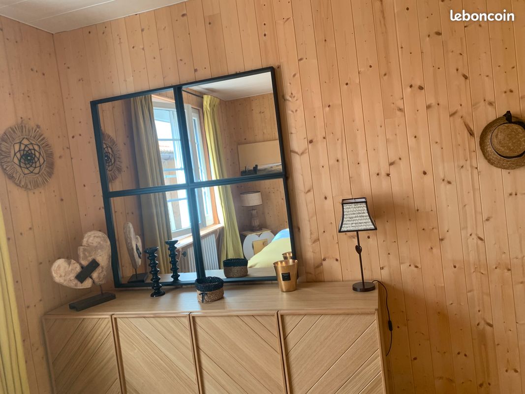 Location (image 12)