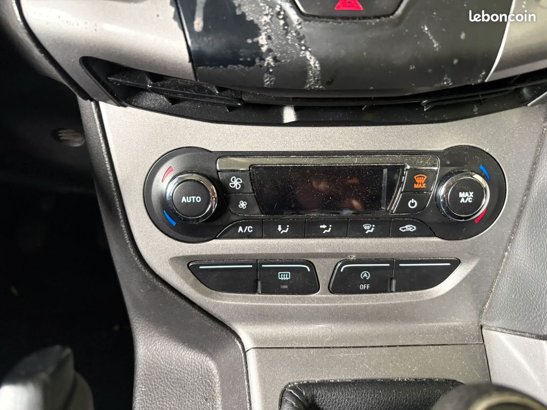 FORD Focus 1.6 D 105ch Business - 2013 - GPS - Bluetooth - Aide stationnement (image 14)