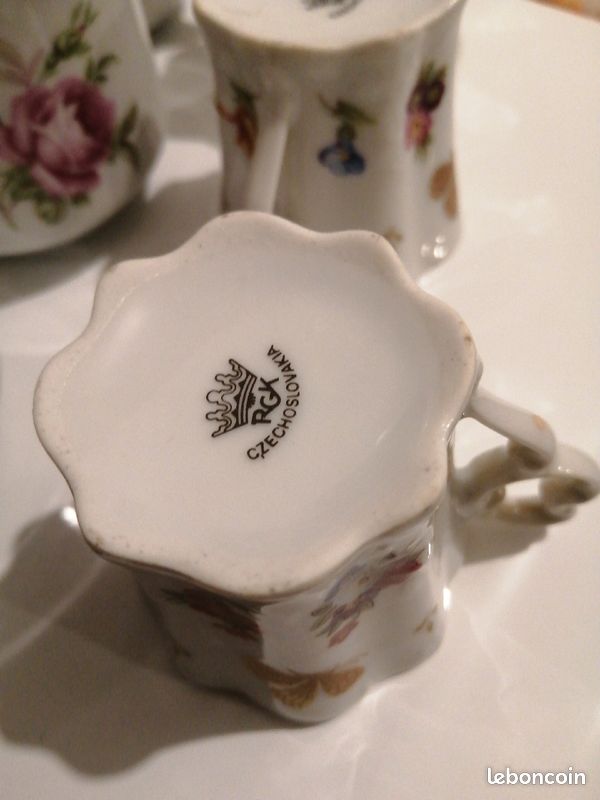 SERVICE à CAFÉ ☕ en PORCELAINE DE RÉPUBLIQUE TCHÈQUE 🇨🇿 CZ, TRÈS TRÈS ANCIEN ET GRIFFÉ voir en dessous (image 11)