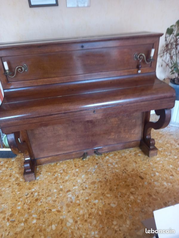 Piano pleyel (image 1)