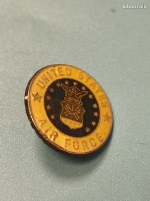 Vintage pin's USA Air Force rond émaillé jaune et noir militaire collection (image 1)