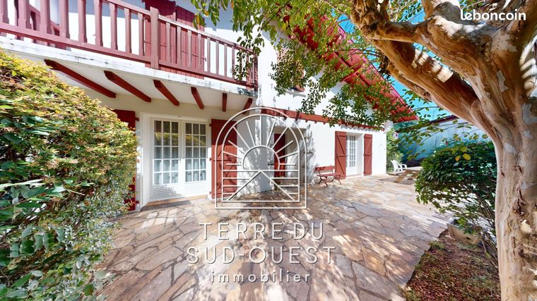 Maison 6 pièces 231 m²