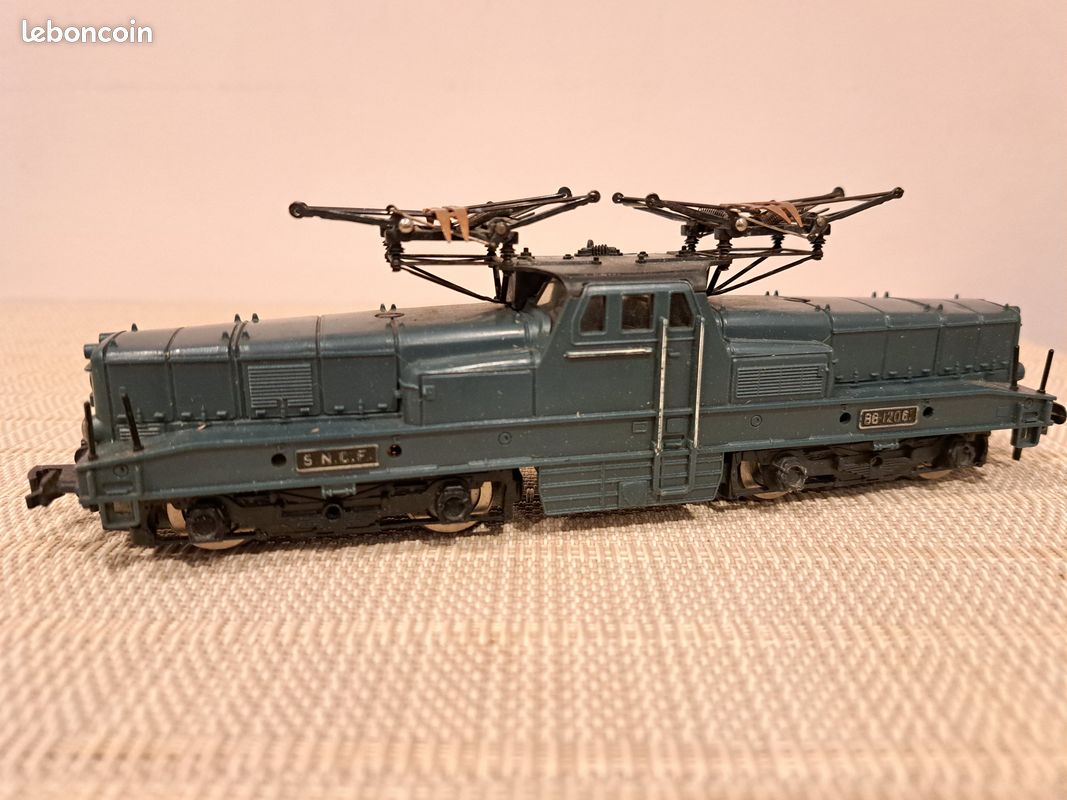 Caisse De Locomotive Hornby HO – BB 12061 SNCF Verte – Pour Pièces Ou Collection