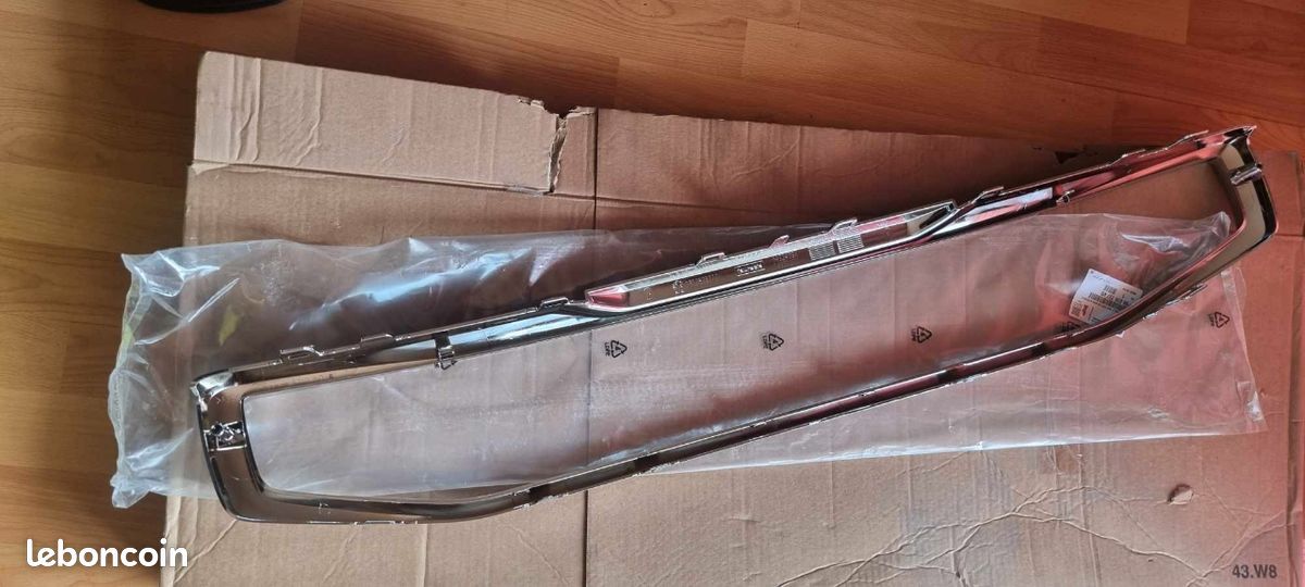 Baguette De Calandre Inférieure Chromée Pour Peugeot 508 Berline & SW - Bande Adhésive 1.1m