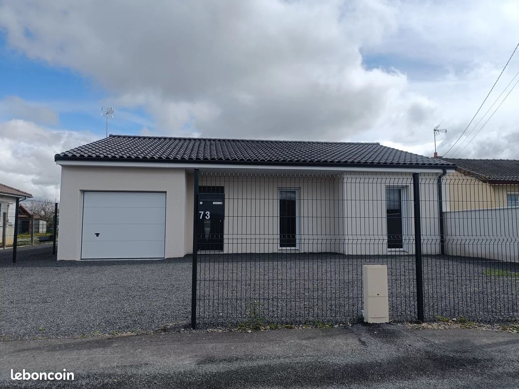 Maison 4 pièces 83 m² · à Neuville-de-Poitou · 83 m² · 900 €/mois