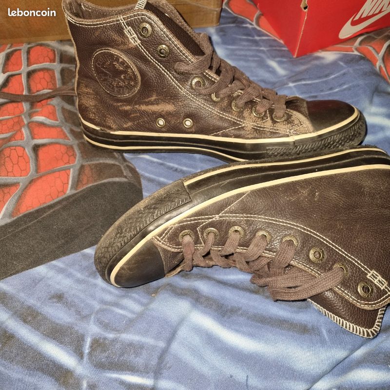 Converse (image 1)