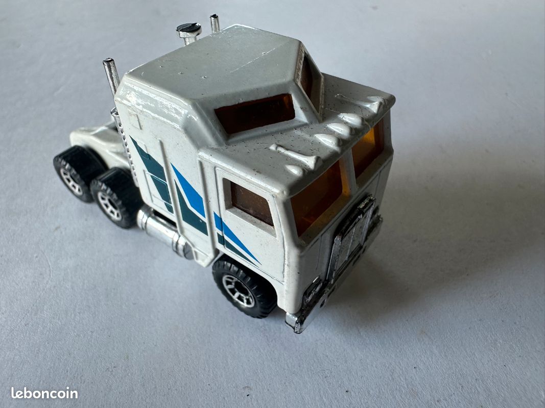 Miniature camion tracking pour collection (image 5)