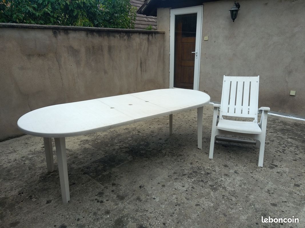 Table +2 fauteuils (image 1)
