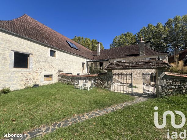 Maison 11 pièces 357 m²