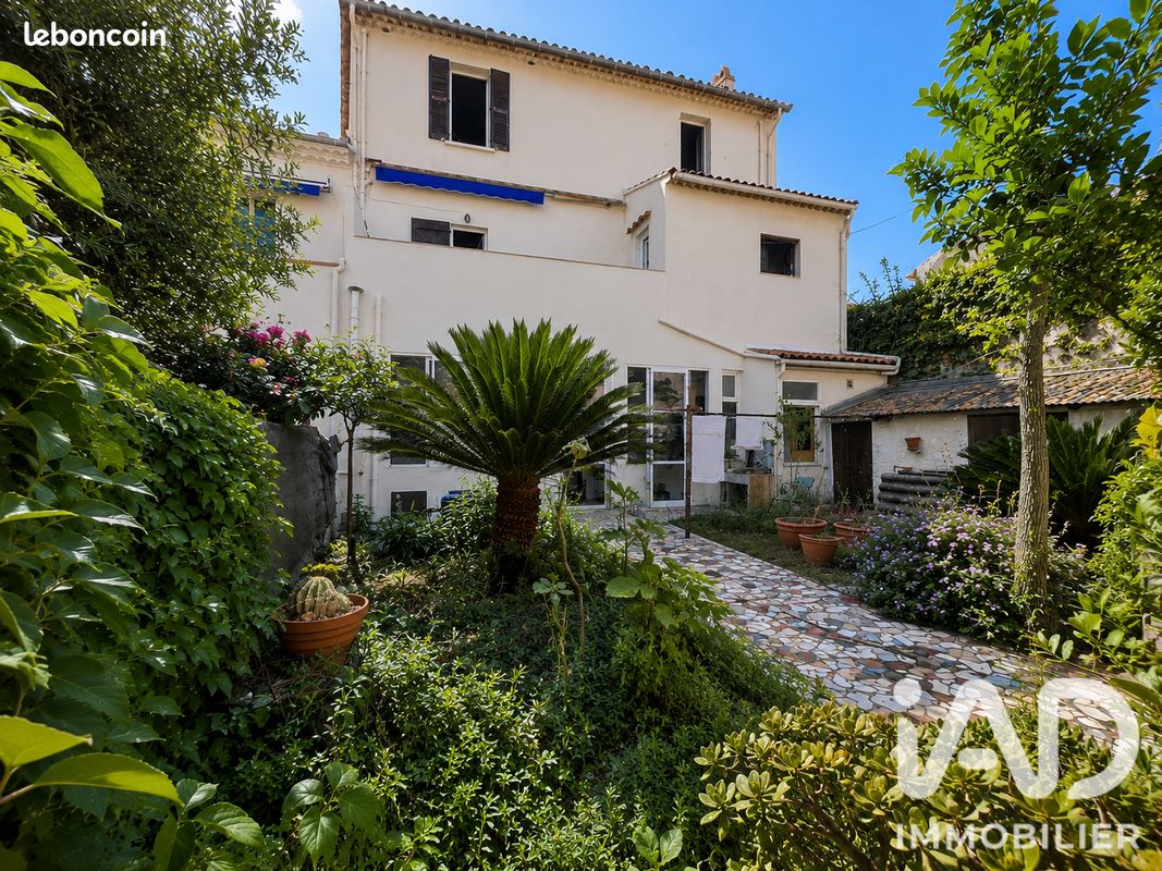 Maison 10 pièces 198 m² · à La Seyne-sur-Mer · 198 m² · 380 000 €