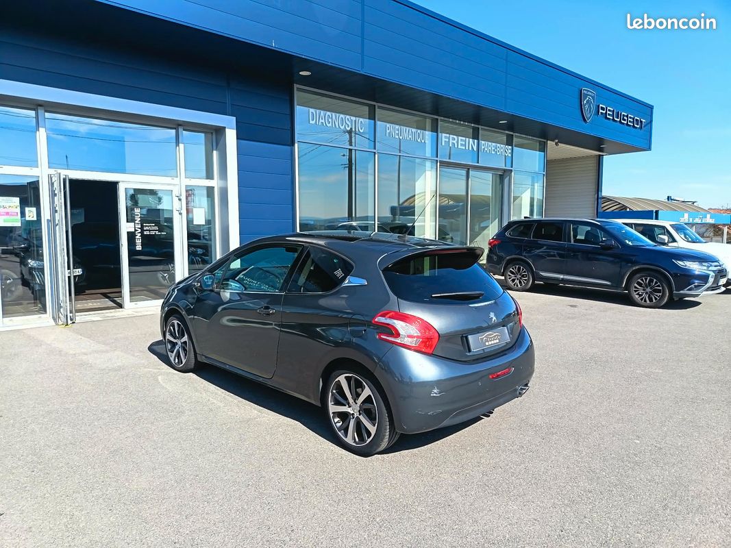 Peugeot 208 1.6 155 cv GT (image 4)