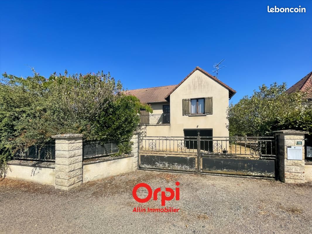 Maison 5 pièces 128 m² · à Boussac-Bourg · 128 m² · 123 000 €