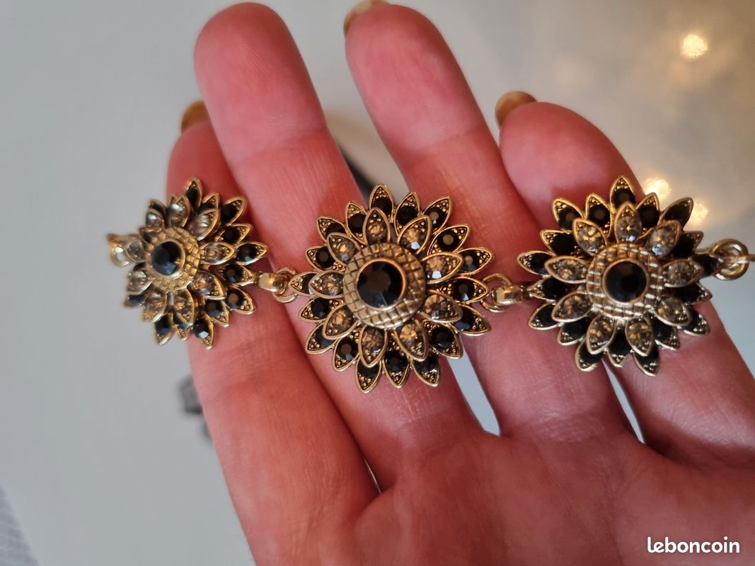 Ensemble bague et bracelet fantaisie doré et noir avec pochon neufs (image 5)