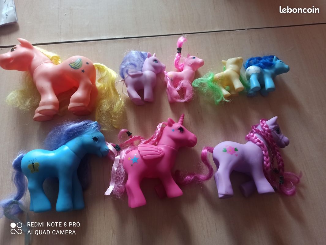 Lot 8 petits poneys (image 1)