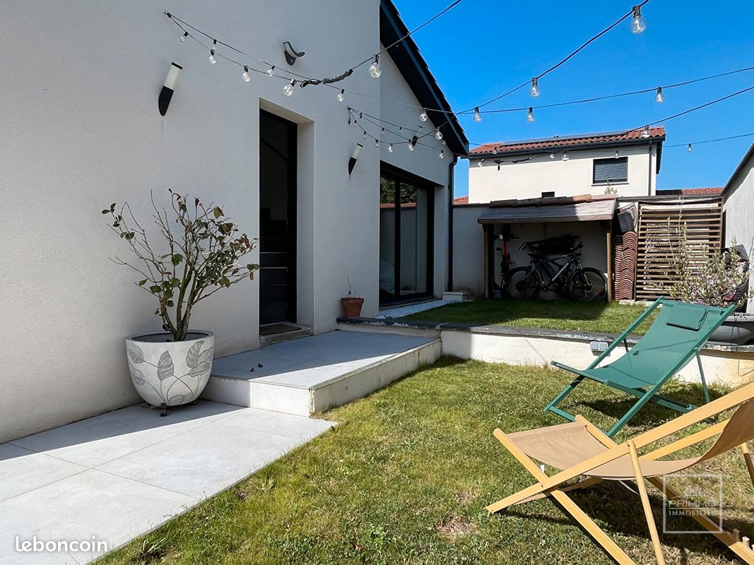 Maison 6 pièces 114 m² · à Montanay · 114 m² · 525 000 €