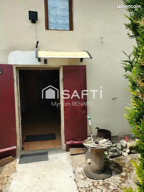 Maison 5 pièces 114 m² · à Essouvert · 114 m² · 83 000 €