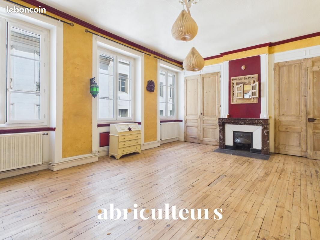 Appartement 5 pièces 176 m² · à Saint-Étienne · 176 m² · 245 000 €