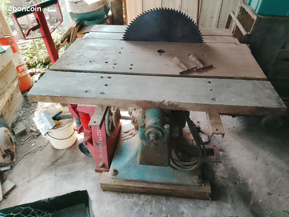 Scie sur table en fonte GUILLIET et FILS AUXERRE avec une lame de 600mm (image 1)