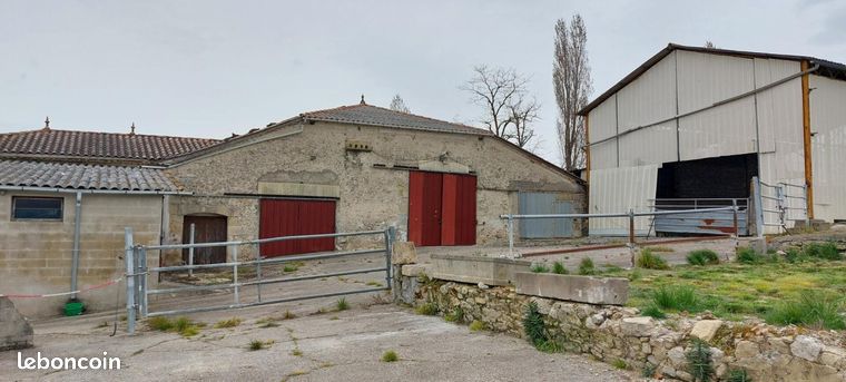 Ferme 1 pièce 300 m²