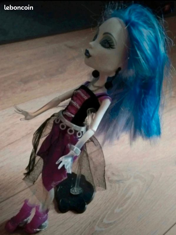 Poupée monster high 28 cm très bon état (image 2)