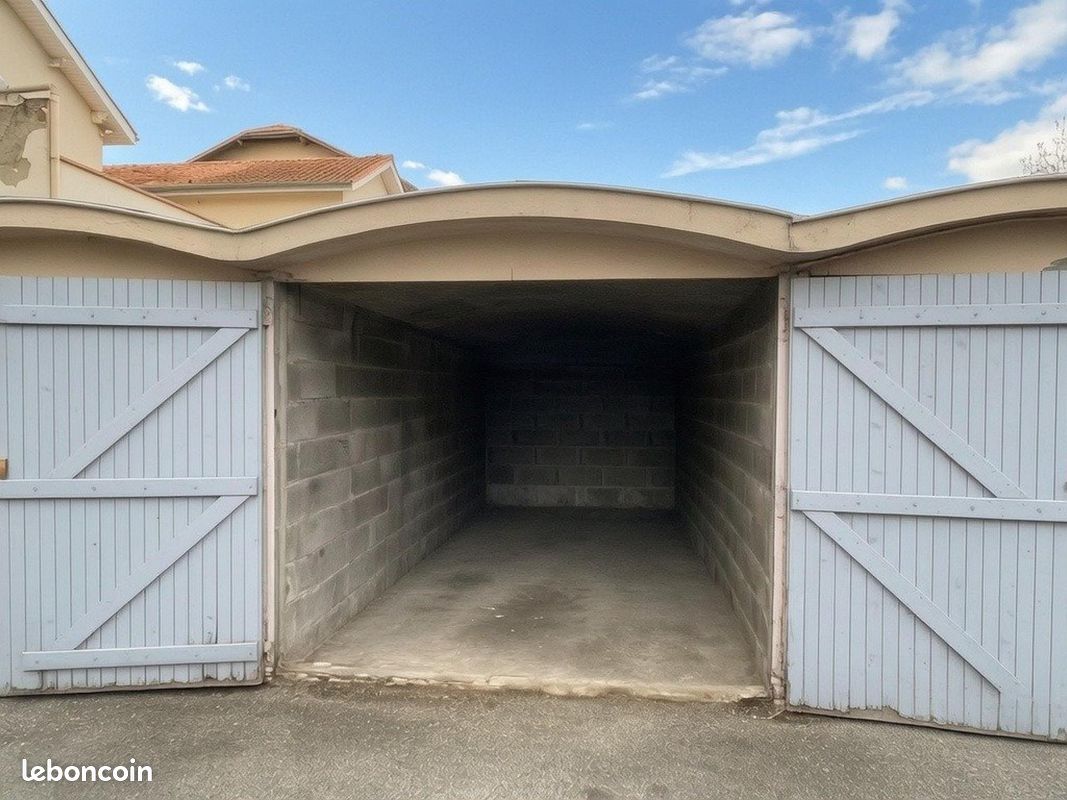 Parking 14 m² · à Toulouse · 14 m² · 15 000 €