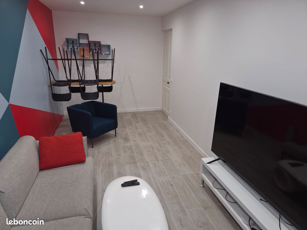 Appartement 8 pièces 220 m² · à Saint-Étienne · 220 m² · 1 560 €/mois