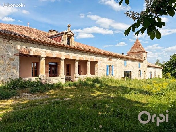 Maison 10 pièces 543 m²