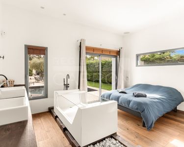 Maison 1 050 000 € - 223 m²