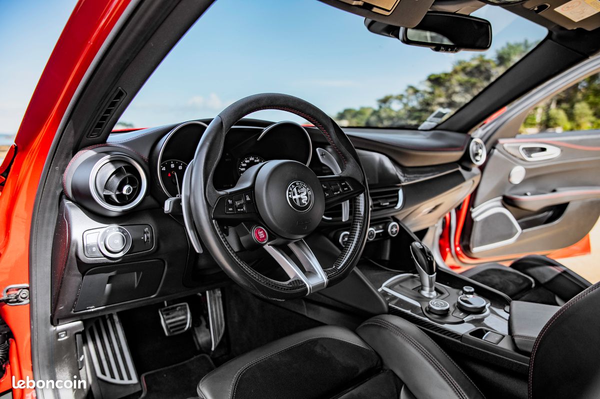 Alfa Romeo Giulia Quadrifoglio V6 – Excellent état – Entretien complet (image 7)