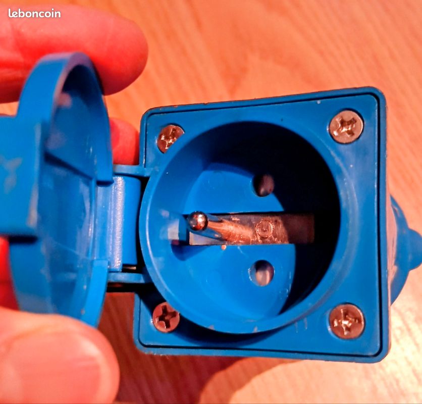 Adaptateur mâle pour camping car (image 2)