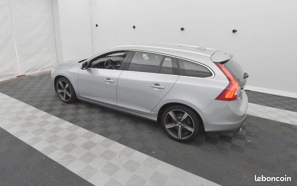 Volvo V60 D4 190 R-DESIGN BA (image 6)