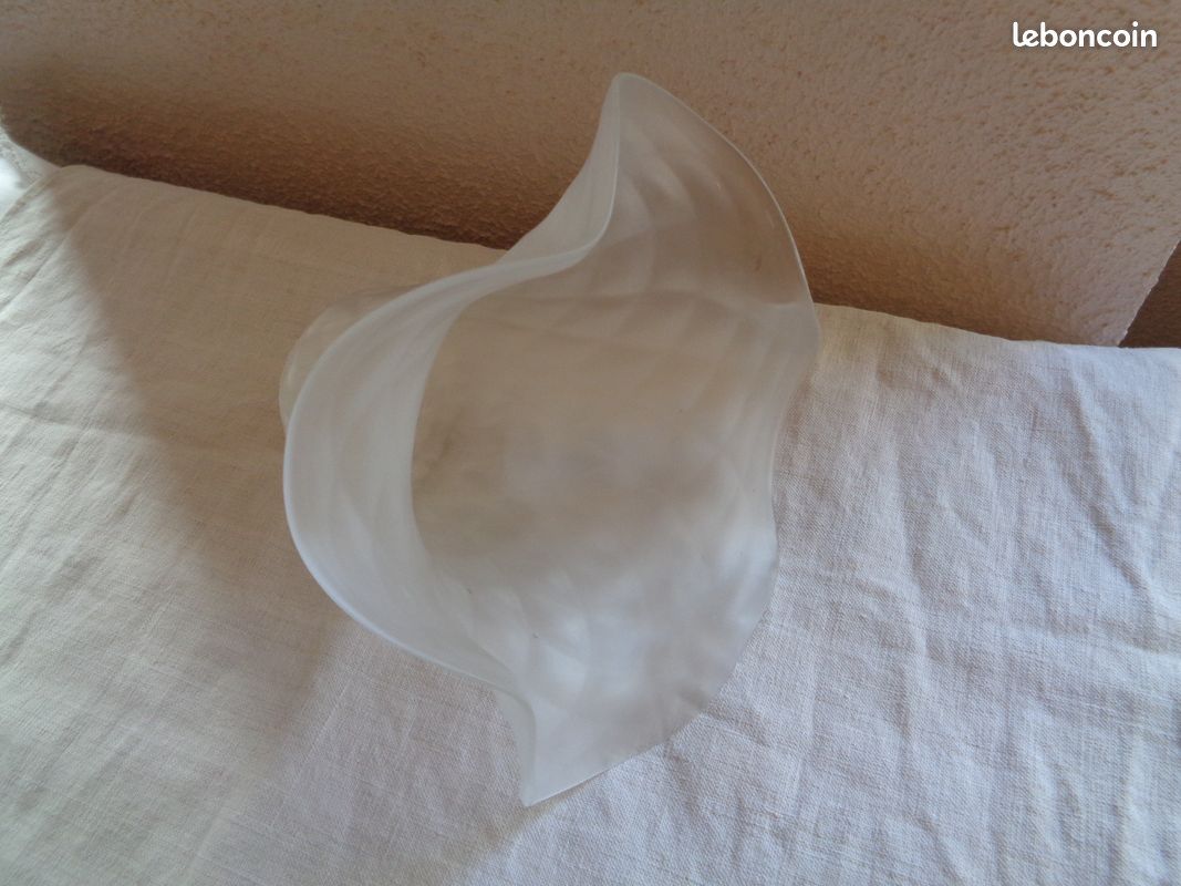 Grande tulipe de lampe en verre dépoli, décor quadrillé (image 4)